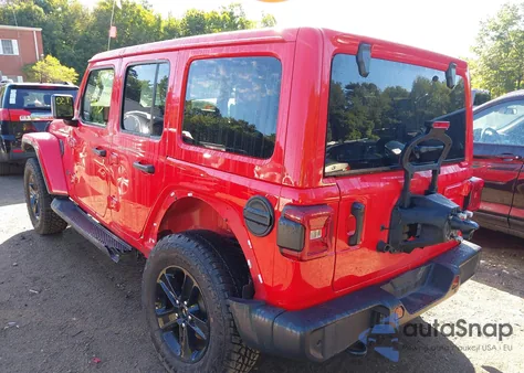 2021 Jeep Wrangler Unlimited Sahara Altitude 4X4 z USA, uszkodzony, nr VIN 1C4HJXEN1MW763385